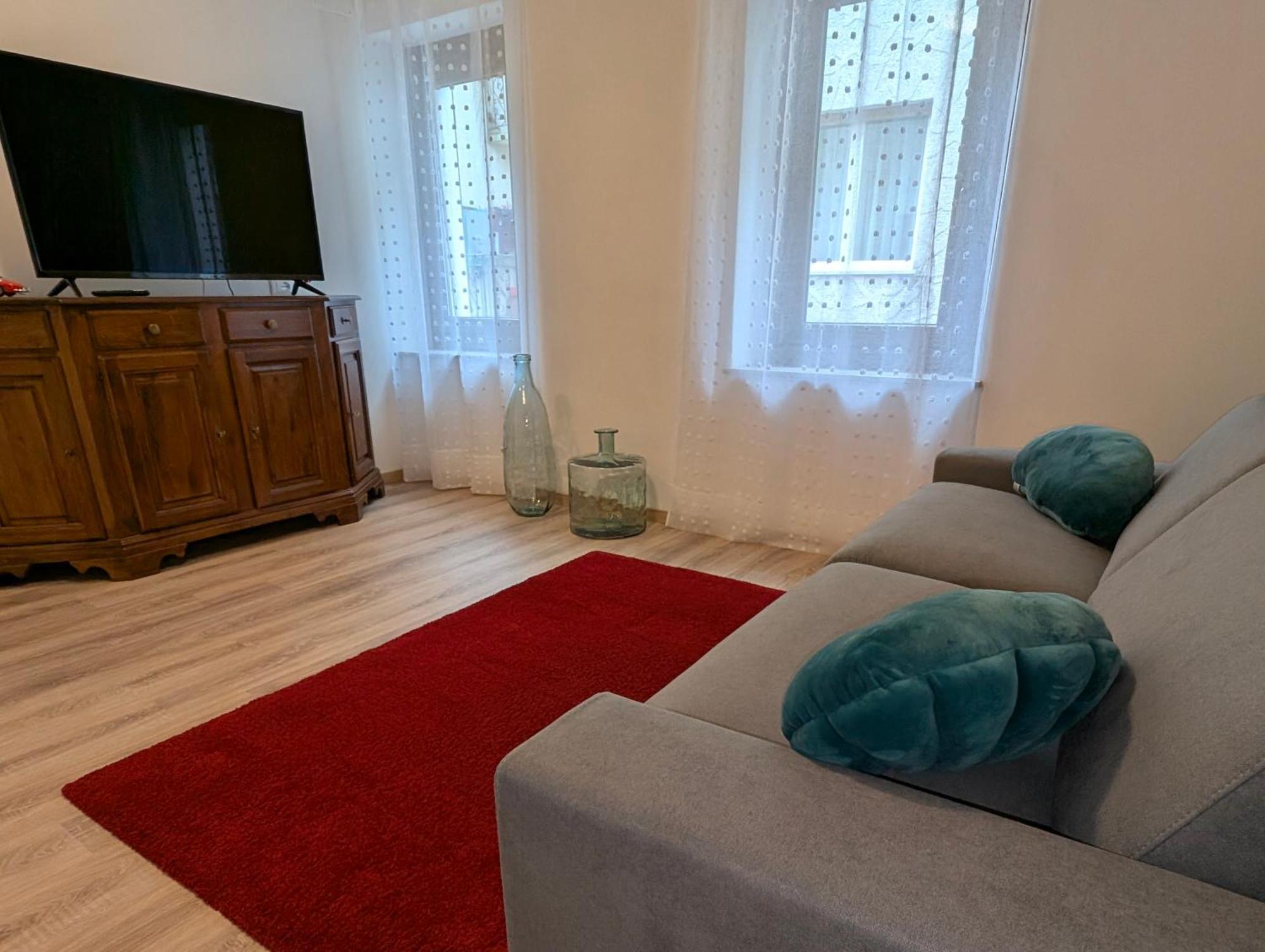Spazioso E Completo Appartamento Con 3 Camere, Doppi Servizi, Fino A 8 Posti Letto Pedavena Esterno foto